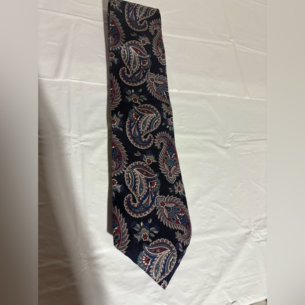Johnny Carson Mens 100% Silk Tie